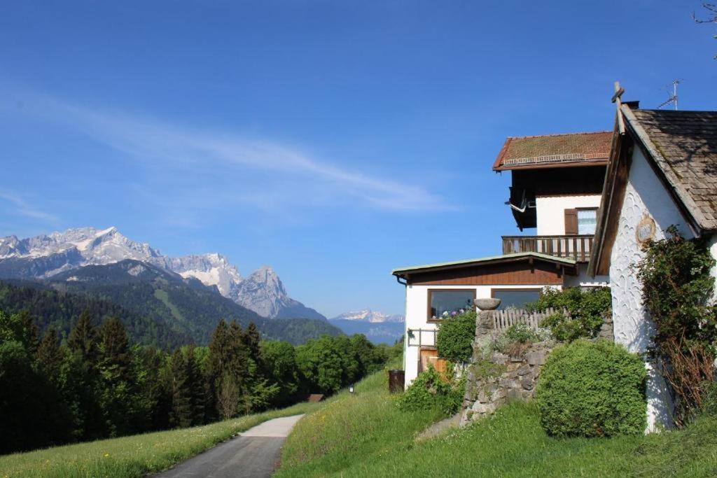 Pfeiffer Alm Am Sonnenhang Mit Blick Auf Die Zugspitze Garmisch-Partenkirchen Exterior foto