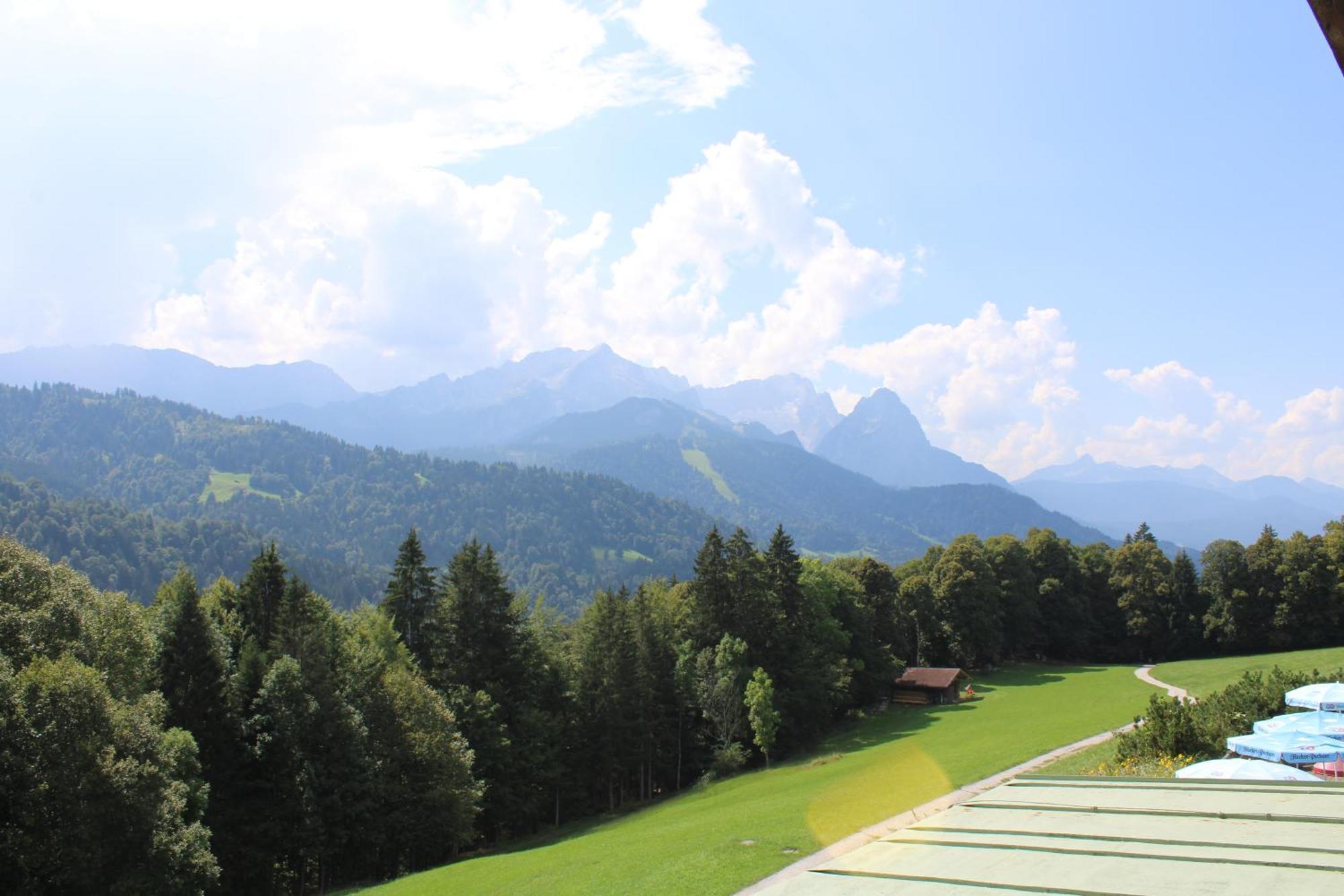 Pfeiffer Alm Am Sonnenhang Mit Blick Auf Die Zugspitze Garmisch-Partenkirchen Exterior foto